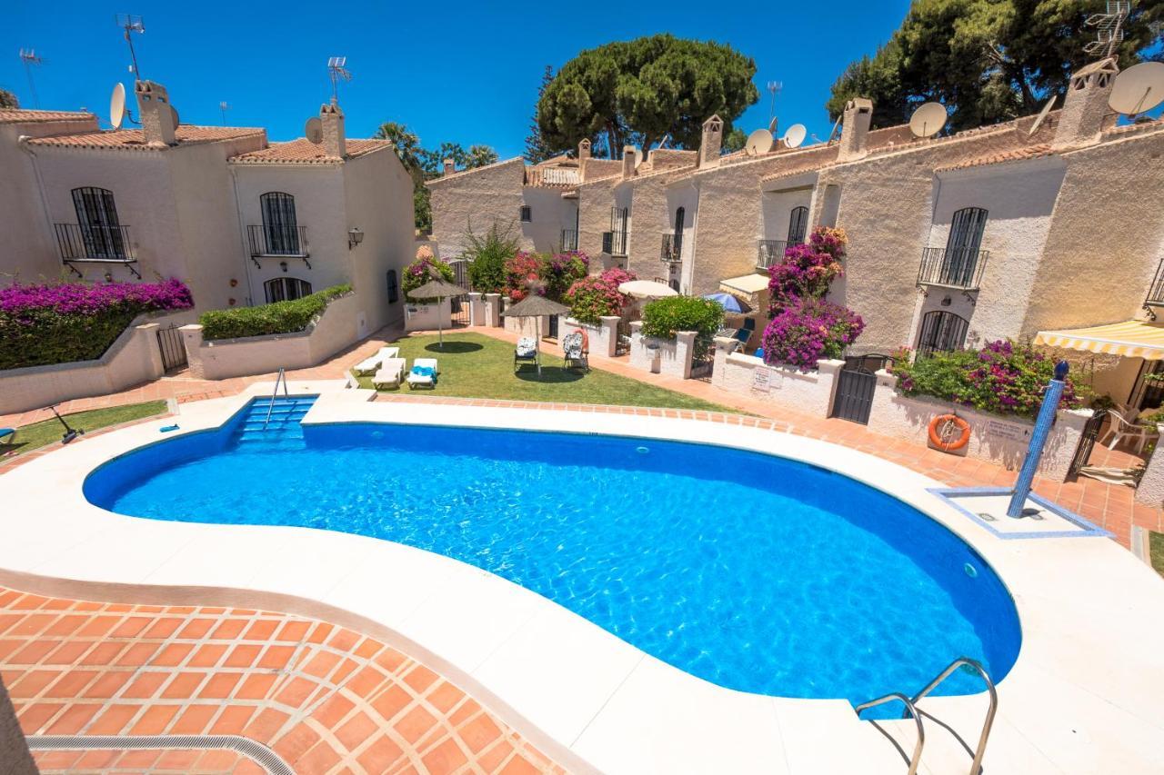 Pinos 2 Apartment Nerja Exterior photo